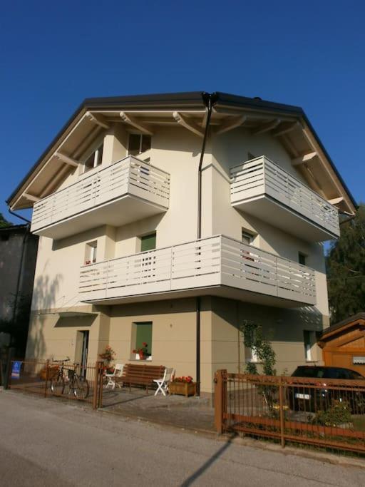 Luminoso, Giardino, Vista Dolomiti. Apartment Baselga di Pine